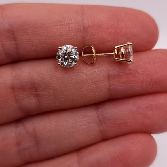 18Kt Gold 2 Ct IGI Certified Lab Grown Diamond Studs Earrings - Picture 1 of 3